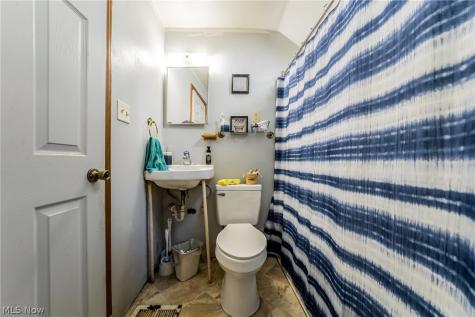 1860 E 298th Street Wickliffe OH 44092