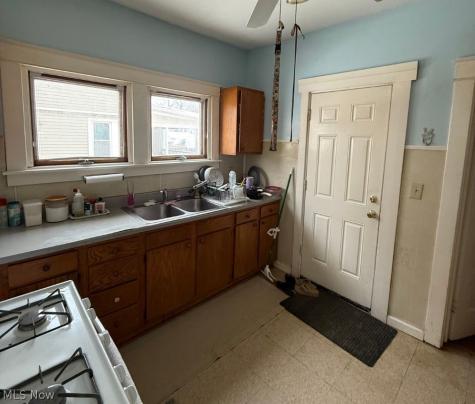 622 Middle Avenue Elyria OH 44035