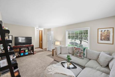 2591-2593 16th Street Cuyahoga Falls OH 44223