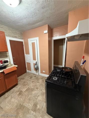 14520 Dover Avenue Cleveland OH 44112