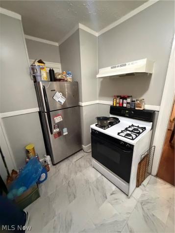 14520 Dover Avenue Cleveland OH 44112