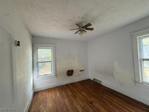 10114 Parkgate Avenue Cleveland OH 44108