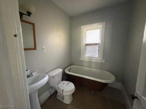 10114 Parkgate Avenue Cleveland OH 44108