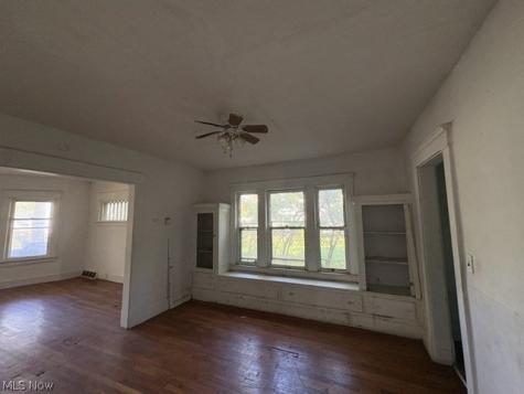 10114 Parkgate Avenue Cleveland OH 44108