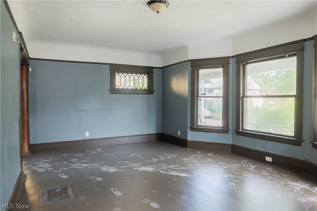 6004 Lexington Avenue Cleveland OH 44103
