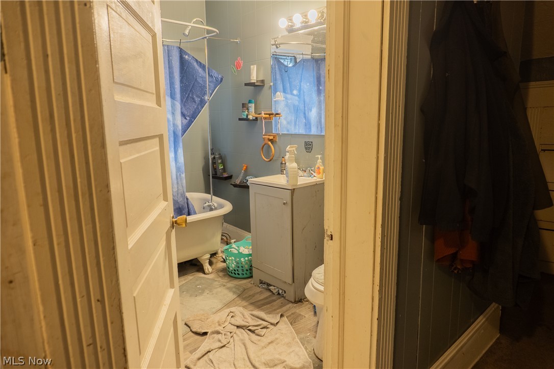 6004 Lexington Avenue Cleveland OH 44103
