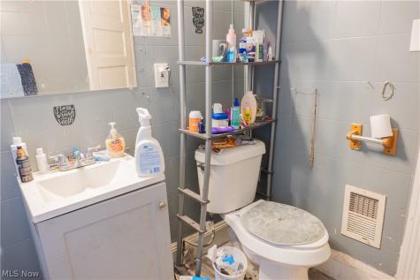 6004 Lexington Avenue Cleveland OH 44103