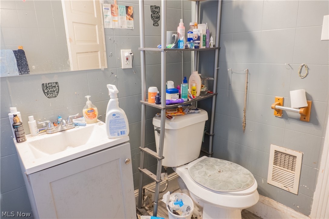 6004 Lexington Avenue Cleveland OH 44103
