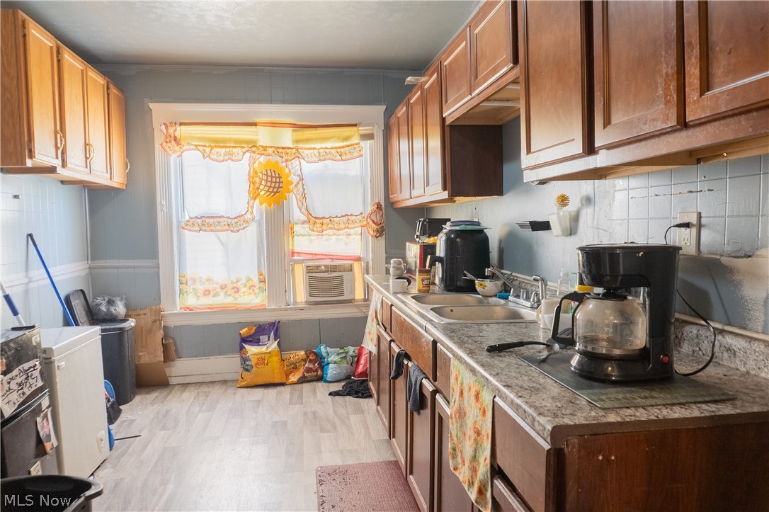 6004 Lexington Avenue Cleveland OH 44103