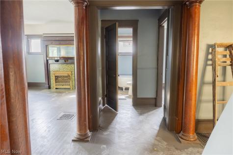 6004 Lexington Avenue Cleveland OH 44103