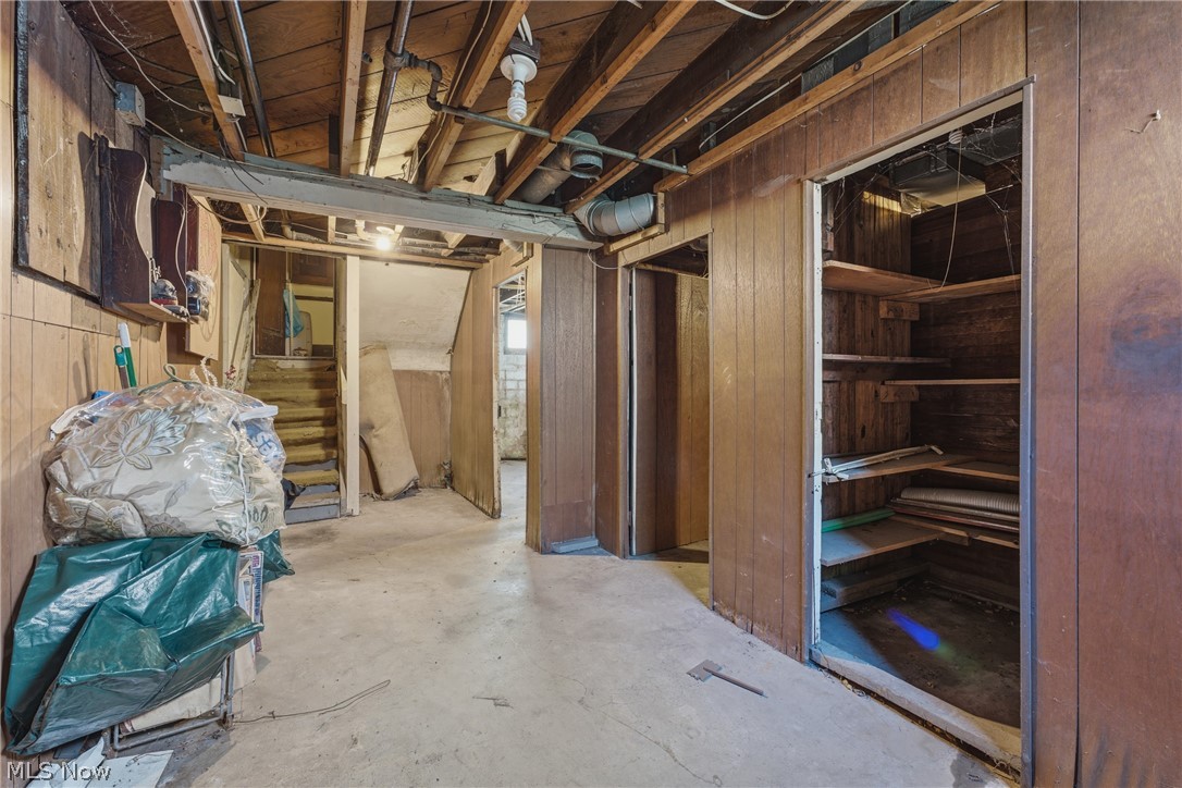 890 Hamlin Street Akron OH 44320