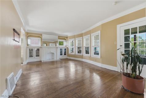 890 Hamlin Street Akron OH 44320