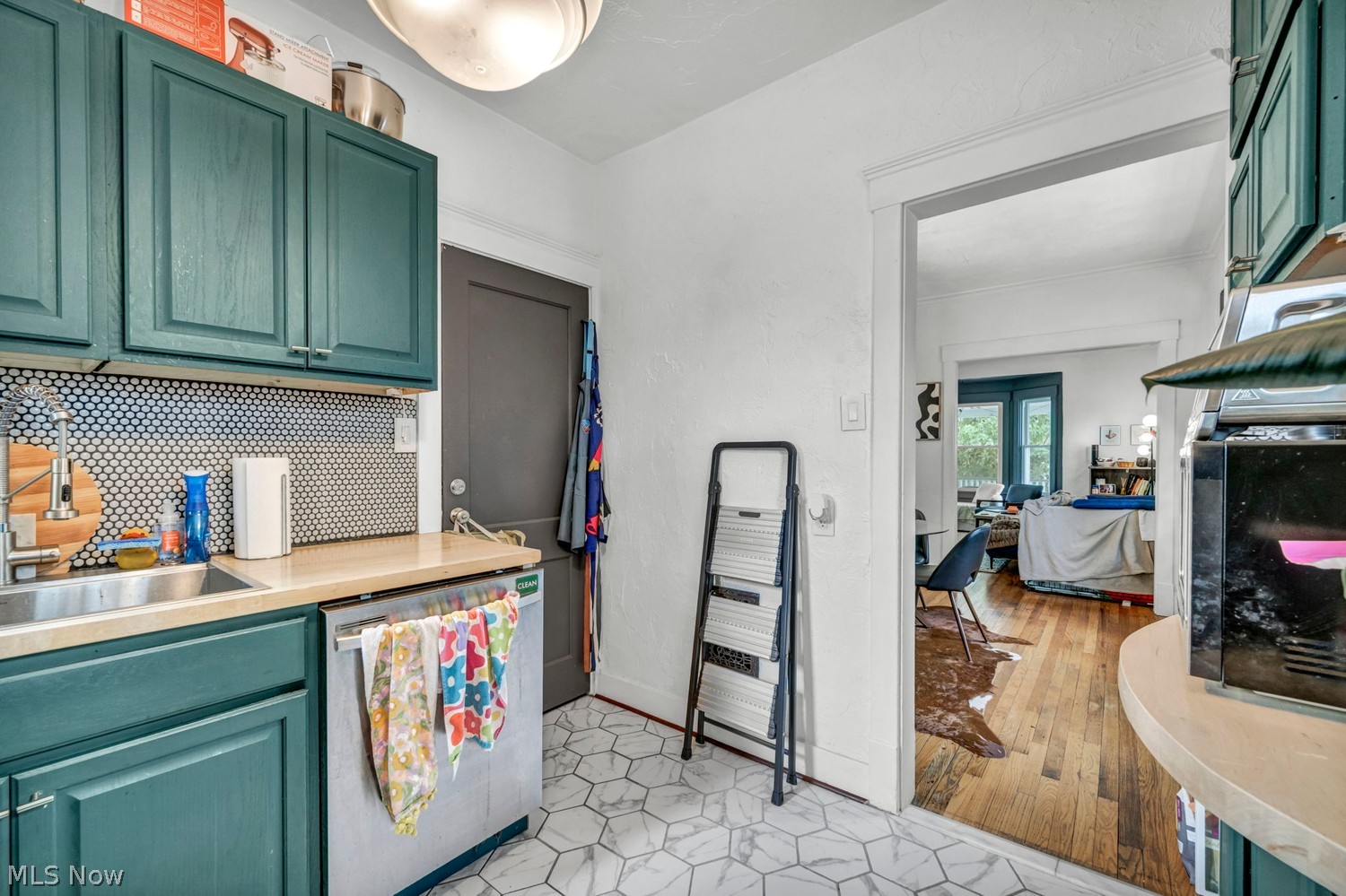 1299 Fry Avenue Lakewood OH 44107