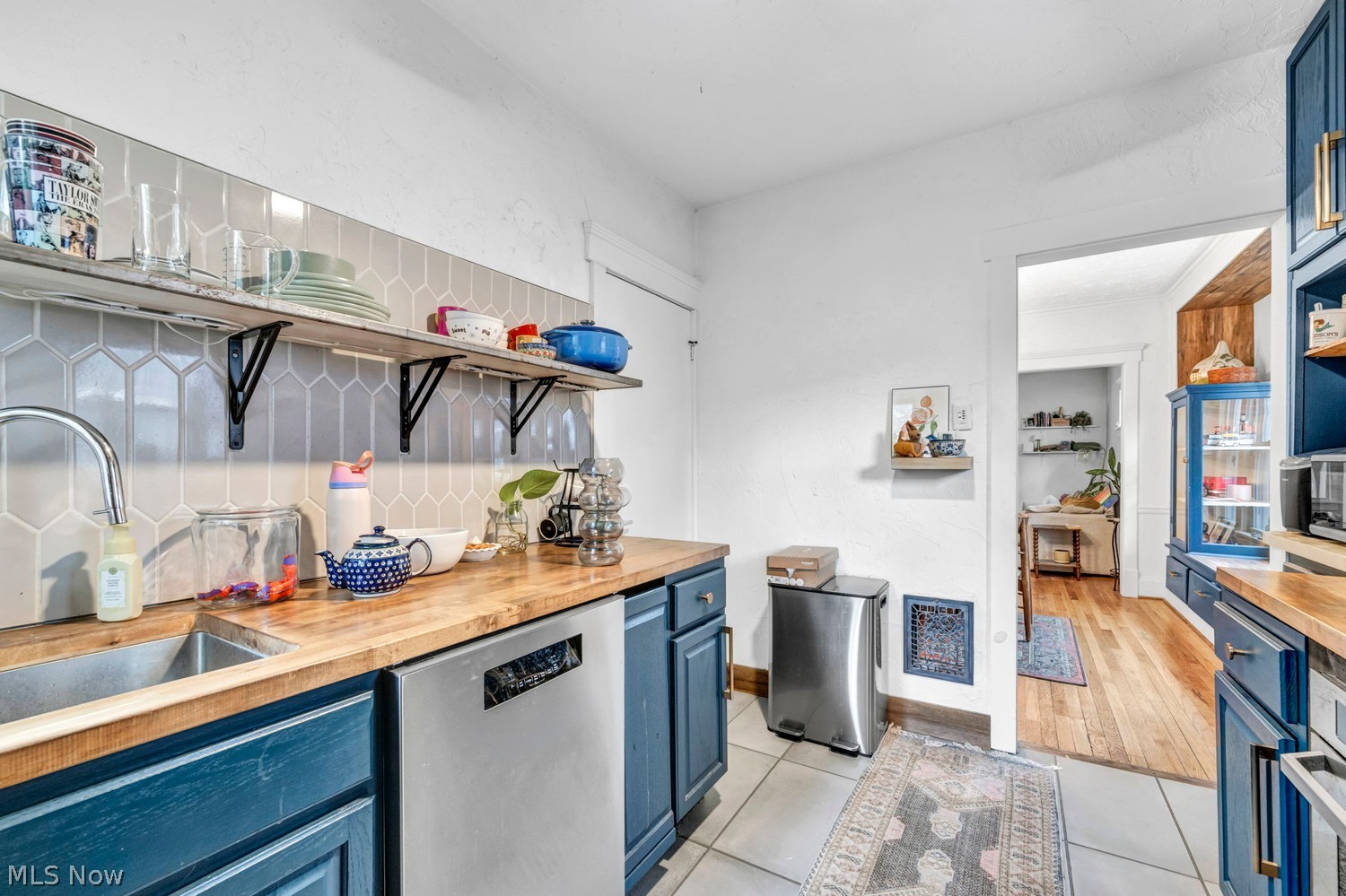1299 Fry Avenue Lakewood OH 44107