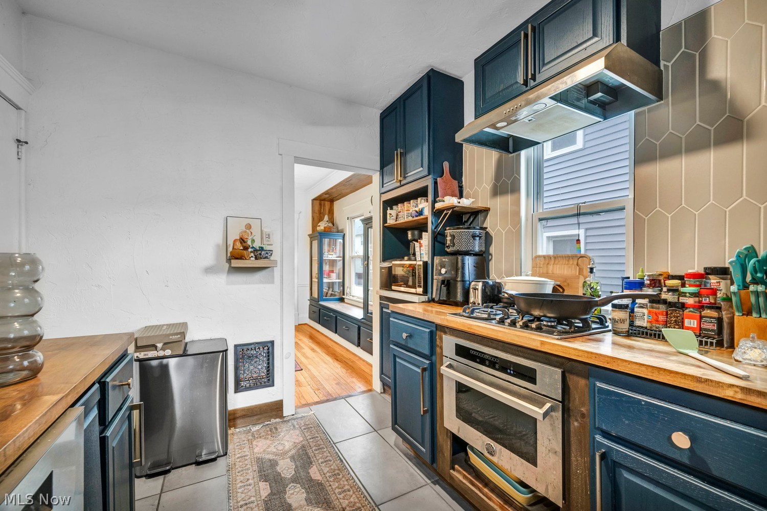 1299 Fry Avenue Lakewood OH 44107