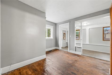 74 N Brockway Avenue Youngstown OH 44509