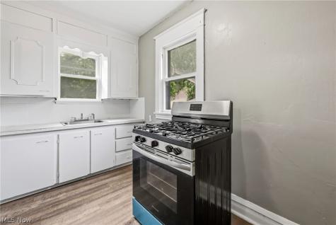 74 N Brockway Avenue Youngstown OH 44509