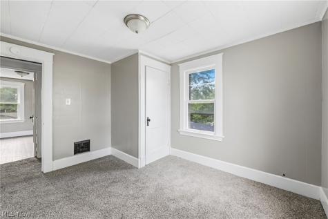 74 N Brockway Avenue Youngstown OH 44509