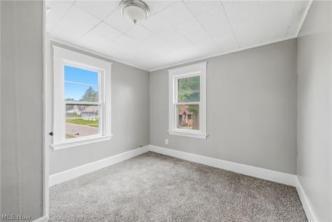 74 N Brockway Avenue Youngstown OH 44509