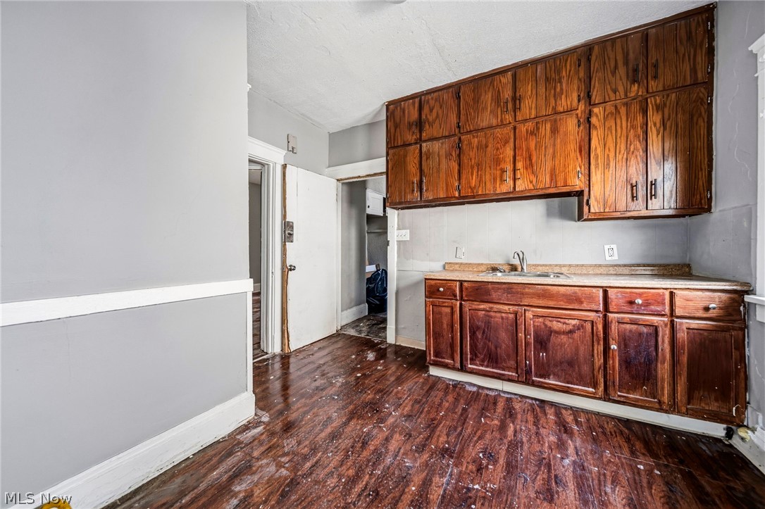 406 E 148th Street Cleveland OH 44110