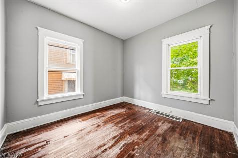 406 E 148th Street Cleveland OH 44110