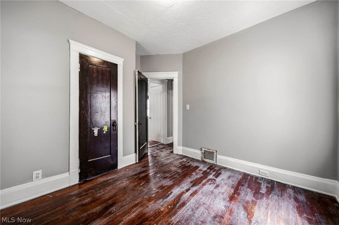 406 E 148th Street Cleveland OH 44110