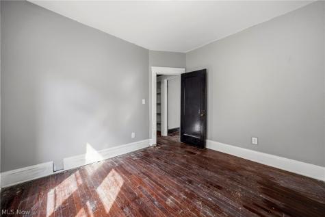 406 E 148th Street Cleveland OH 44110