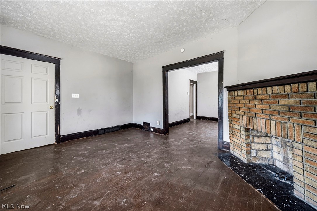 406 E 148th Street Cleveland OH 44110