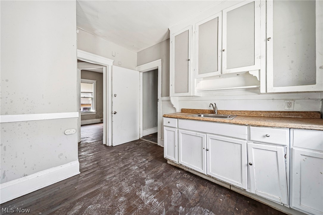 406 E 148th Street Cleveland OH 44110