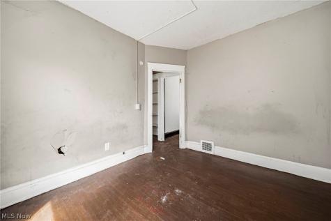 406 E 148th Street Cleveland OH 44110