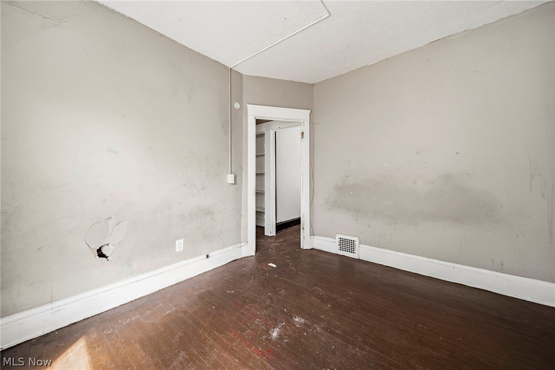 406 E 148th Street Cleveland OH 44110