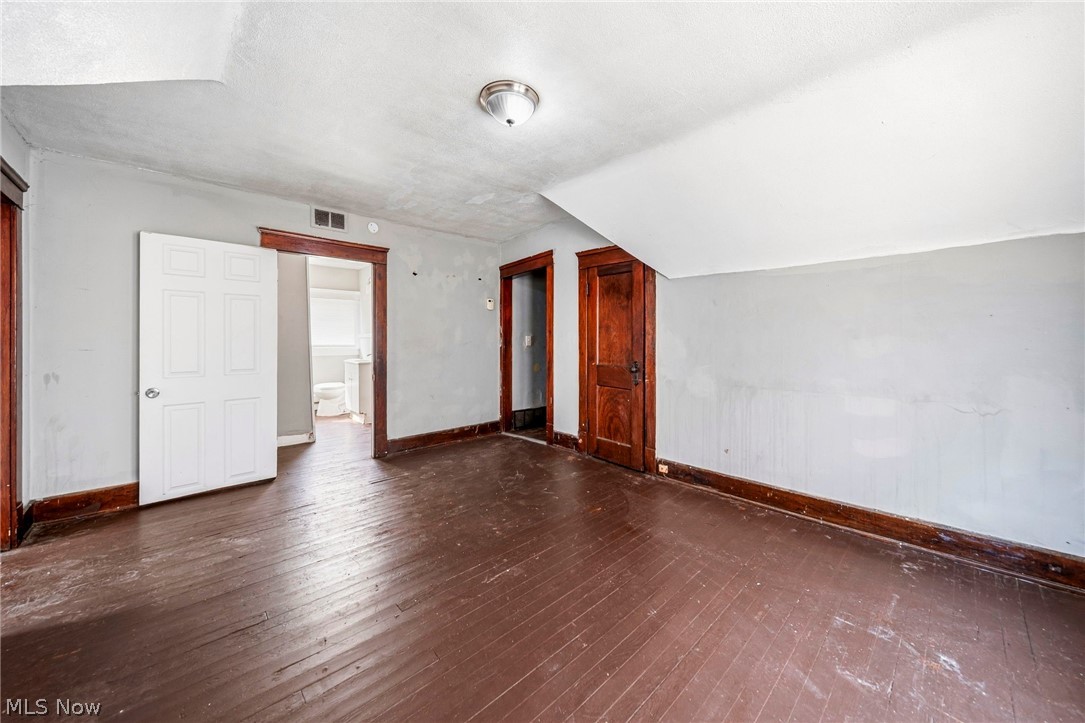 406 E 148th Street Cleveland OH 44110