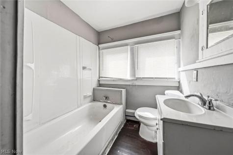 406 E 148th Street Cleveland OH 44110