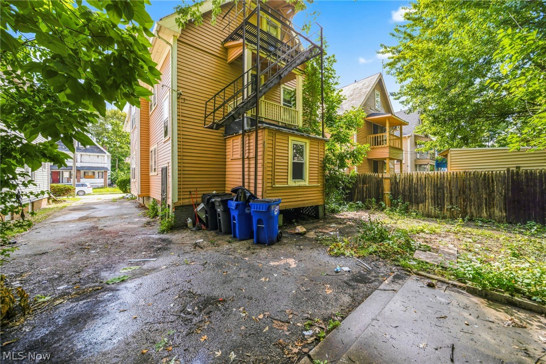 406 E 148th Street Cleveland OH 44110