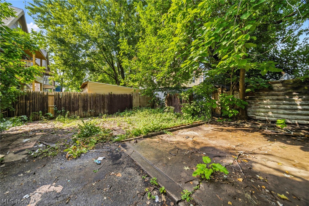 406 E 148th Street Cleveland OH 44110