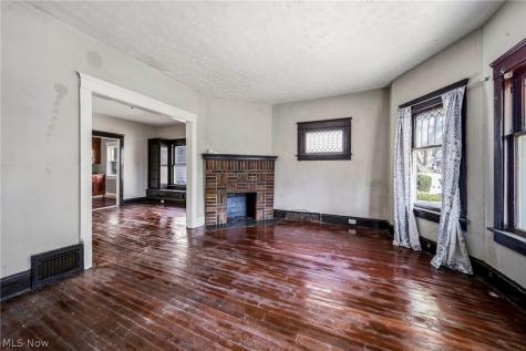 406 E 148th Street Cleveland OH 44110