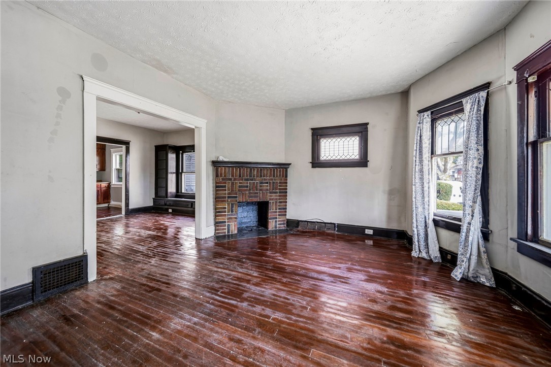 406 E 148th Street Cleveland OH 44110