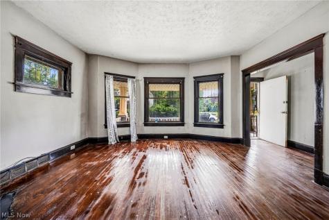 406 E 148th Street Cleveland OH 44110