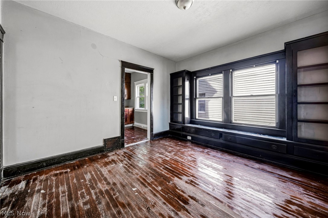 406 E 148th Street Cleveland OH 44110