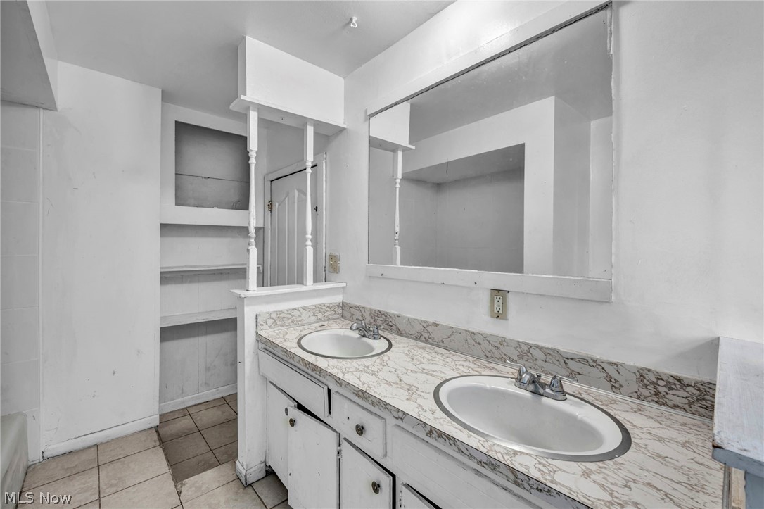 3408 Riverside Avenue Cleveland OH 44109