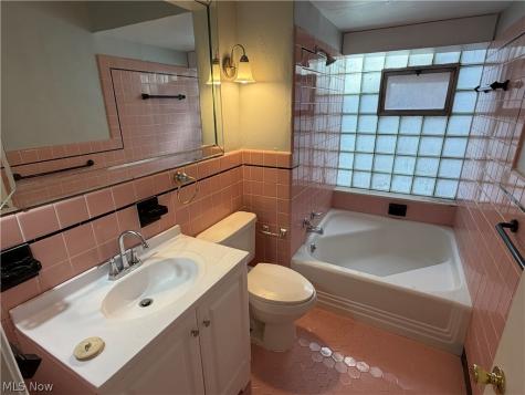 19430 Winslow Road Shaker Heights OH 44122