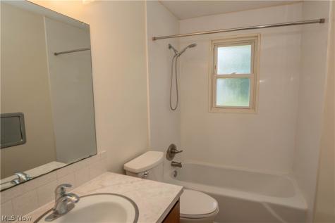 3090-3092 Brumbaugh Street NW North Canton OH 44720