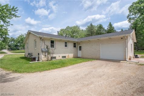 3090-3092 Brumbaugh Street NW North Canton OH 44720