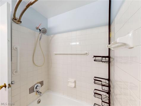 1187 Bonnie Lane Mayfield Heights OH 44124