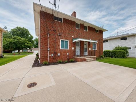 1187 Bonnie Lane Mayfield Heights OH 44124
