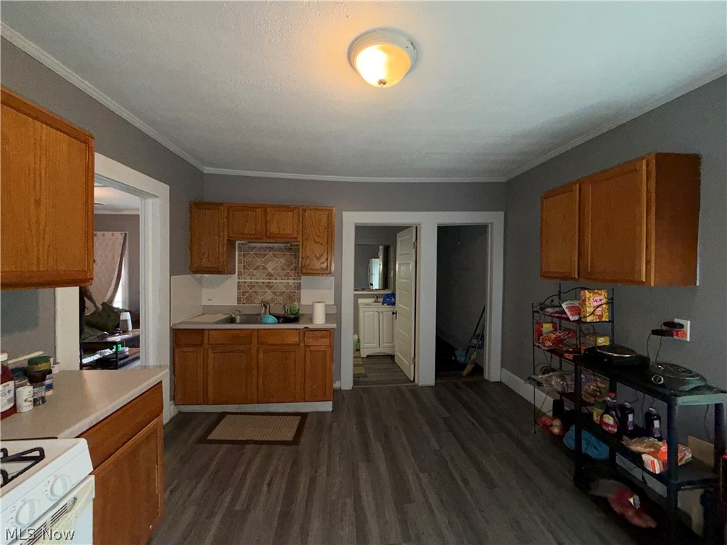 2153 W 96th Street Cleveland OH 44102