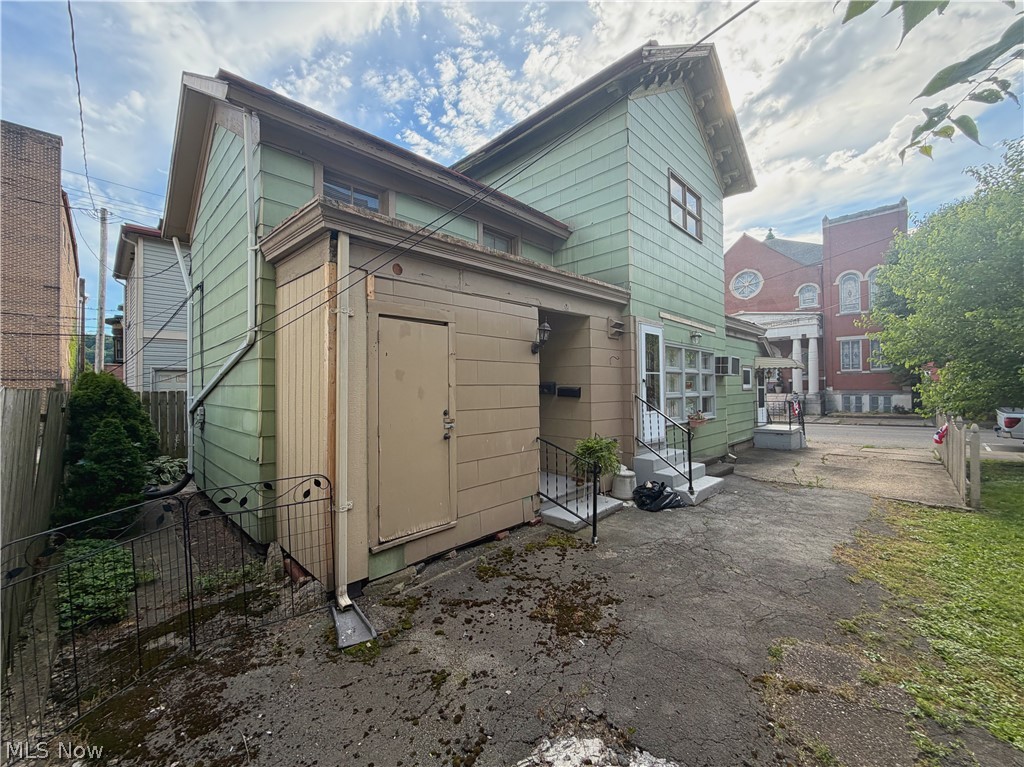 516 Jackson Street East Liverpool OH 43920