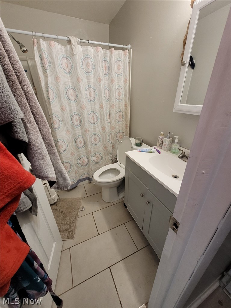 471/475 Garfield Street Struthers OH 44471