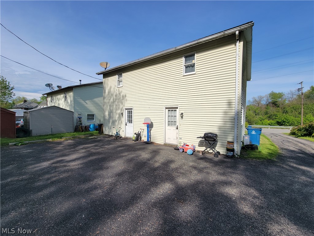 471/475 Garfield Street Struthers OH 44471