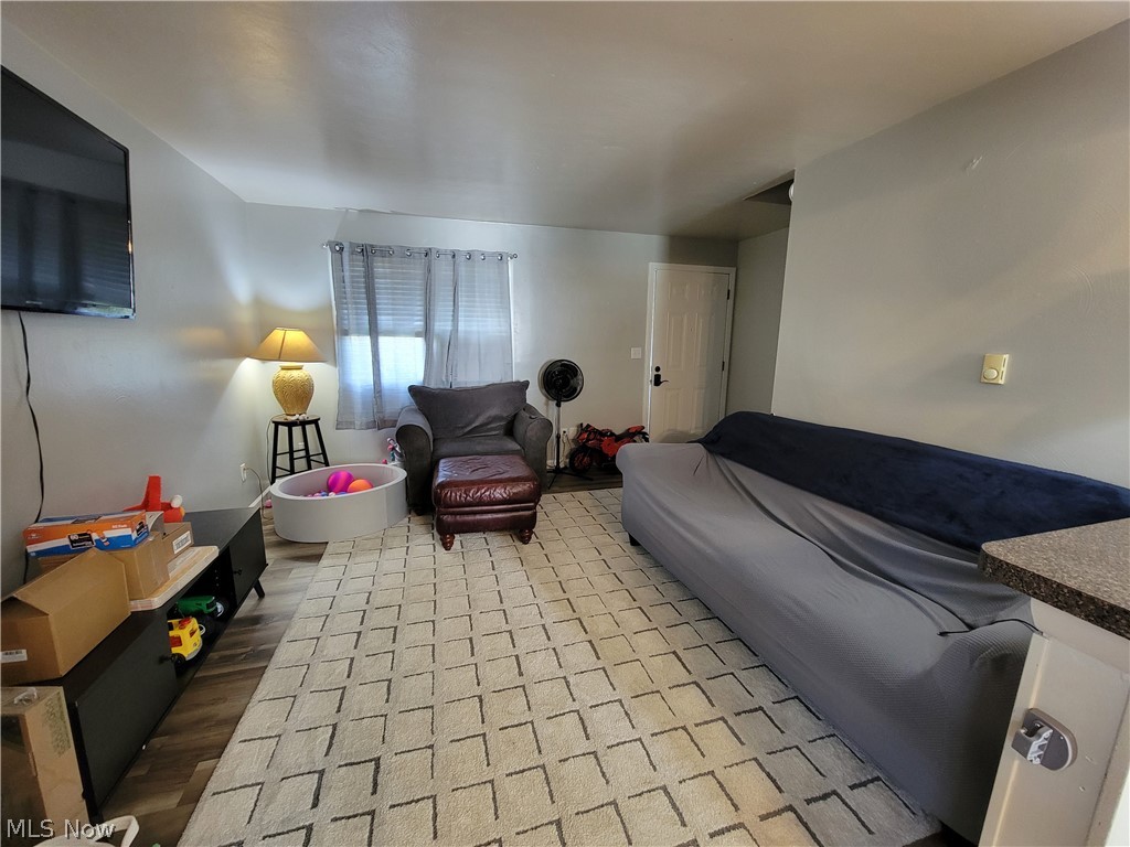 471/475 Garfield Street Struthers OH 44471